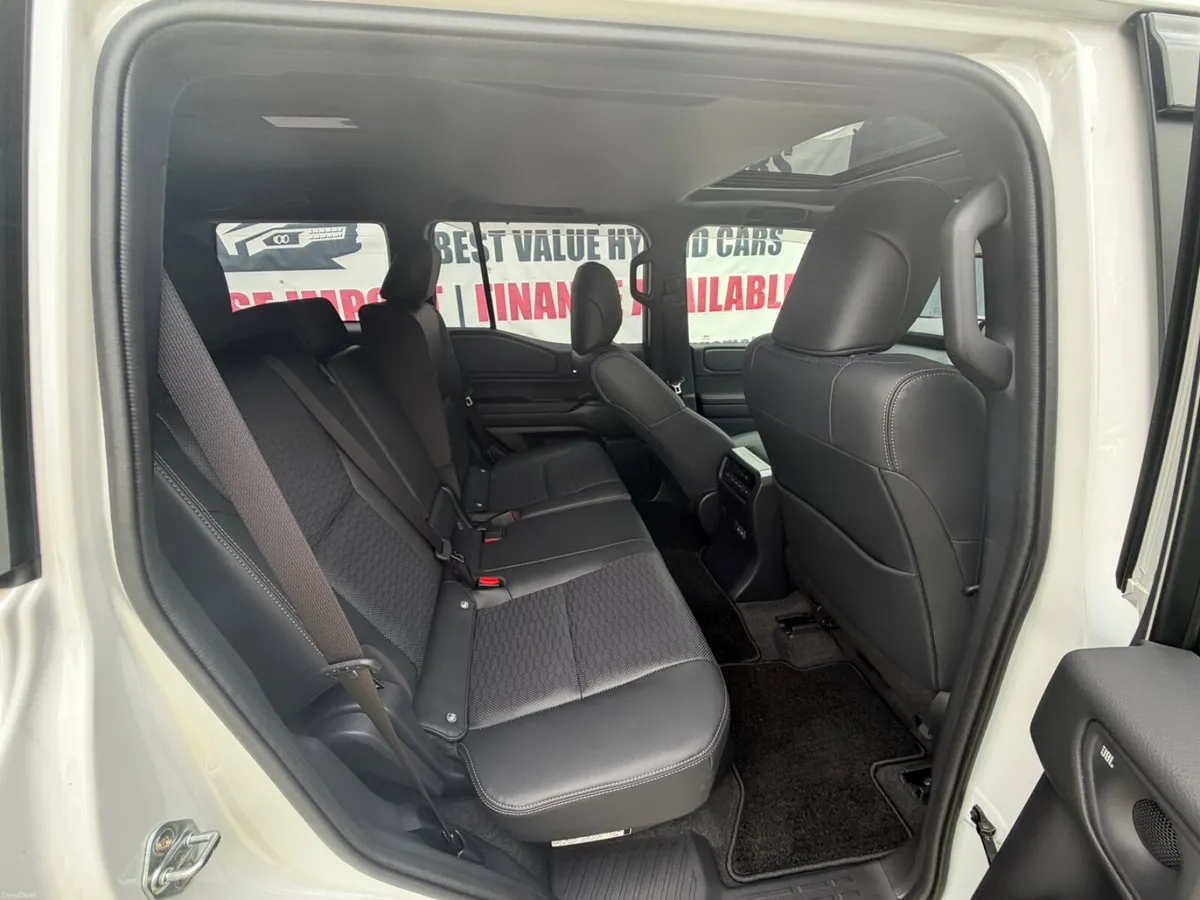 Toyota LC 2025 7 seater - Image 6