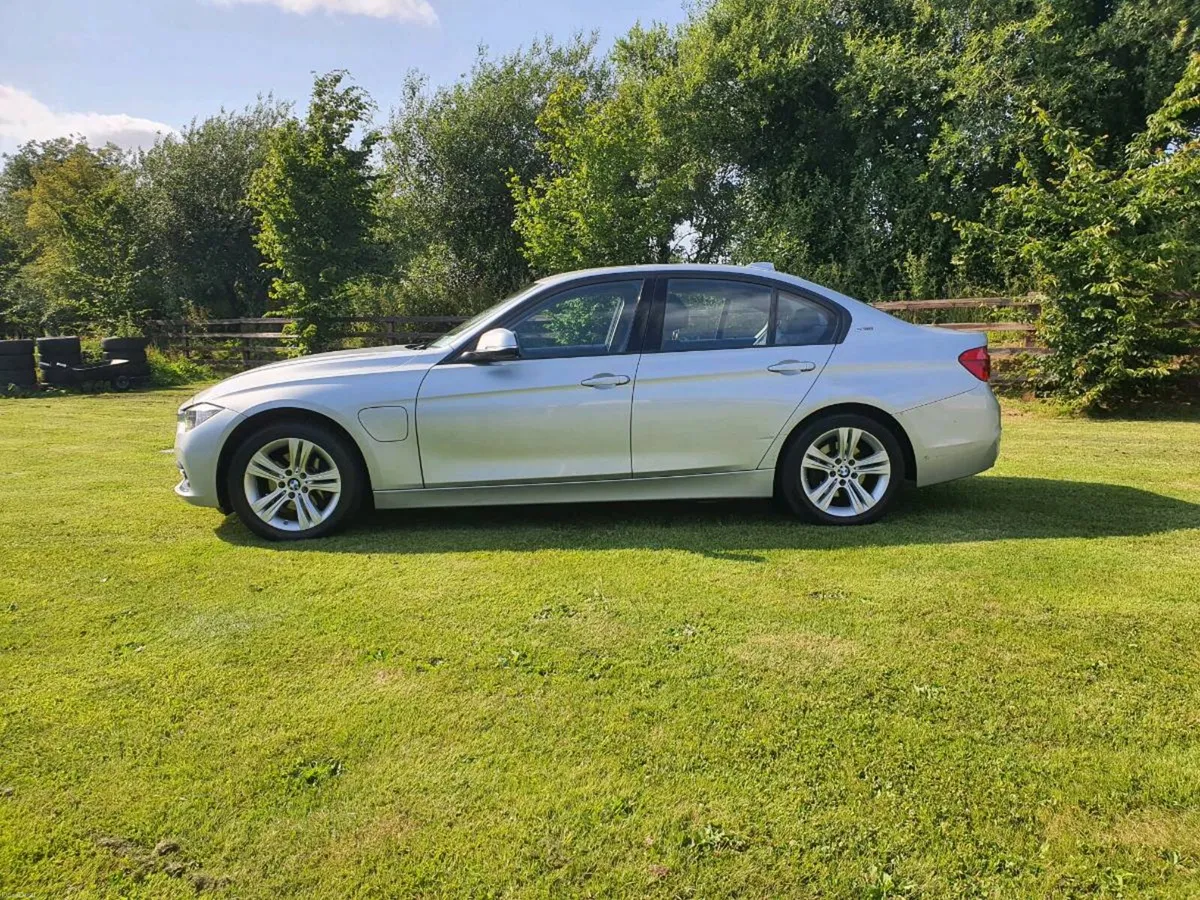 BMW 330E HYBRID SPORT.2014 - Image 4
