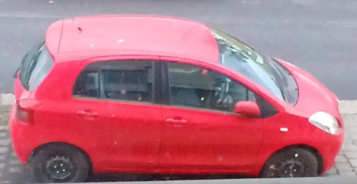 06 Toyota yaris automatic engine €300 read ad