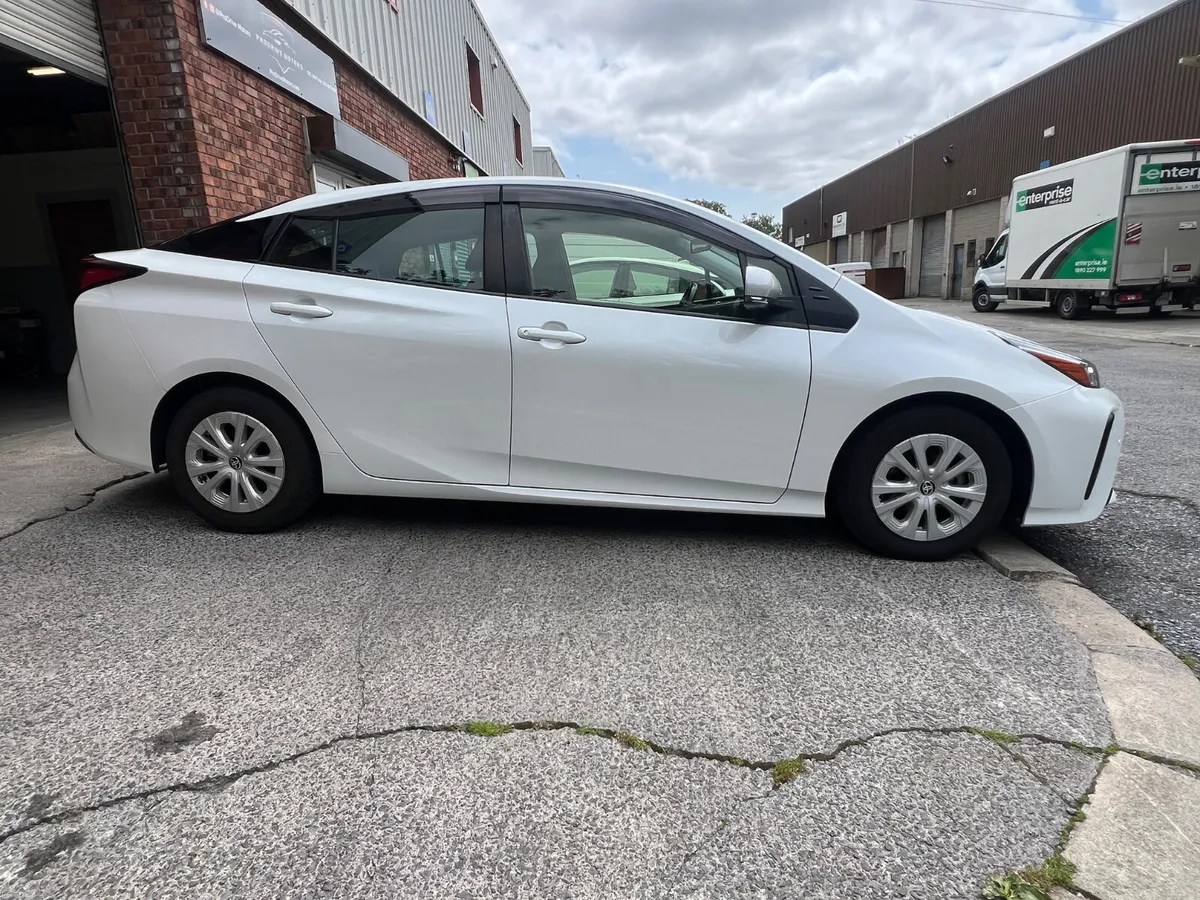 Toyota Prius 1.8L Hybrid 2022 - Image 3