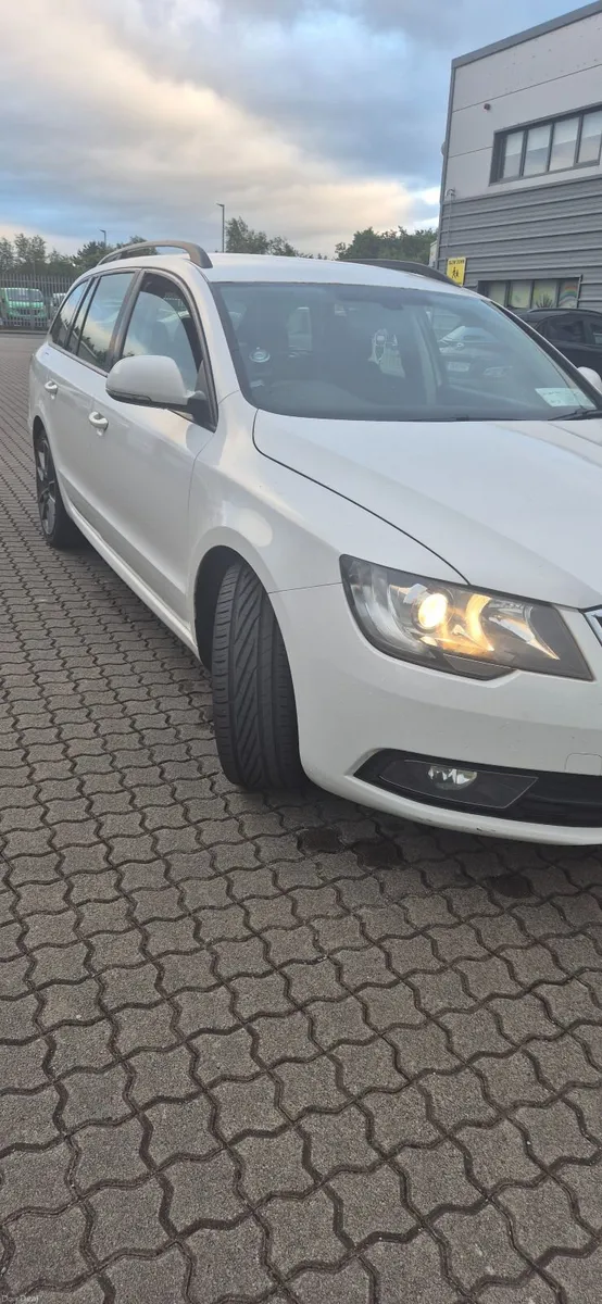 Skoda Superb 2014 - Image 3