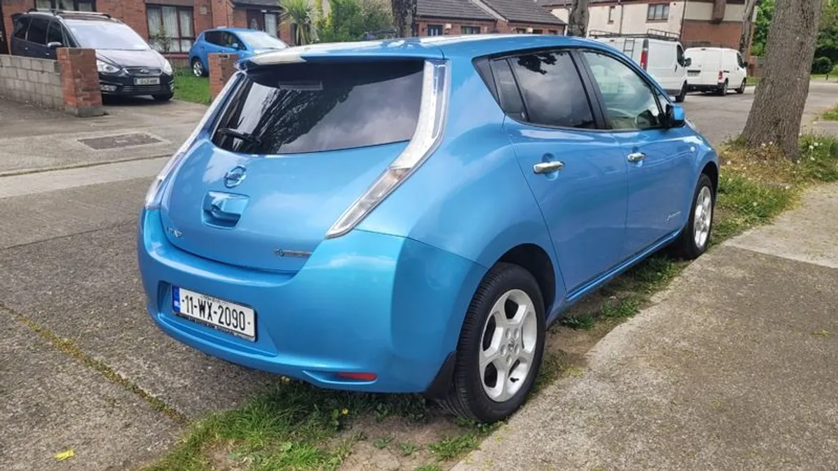 2011 Nissan Leaf - Image 4