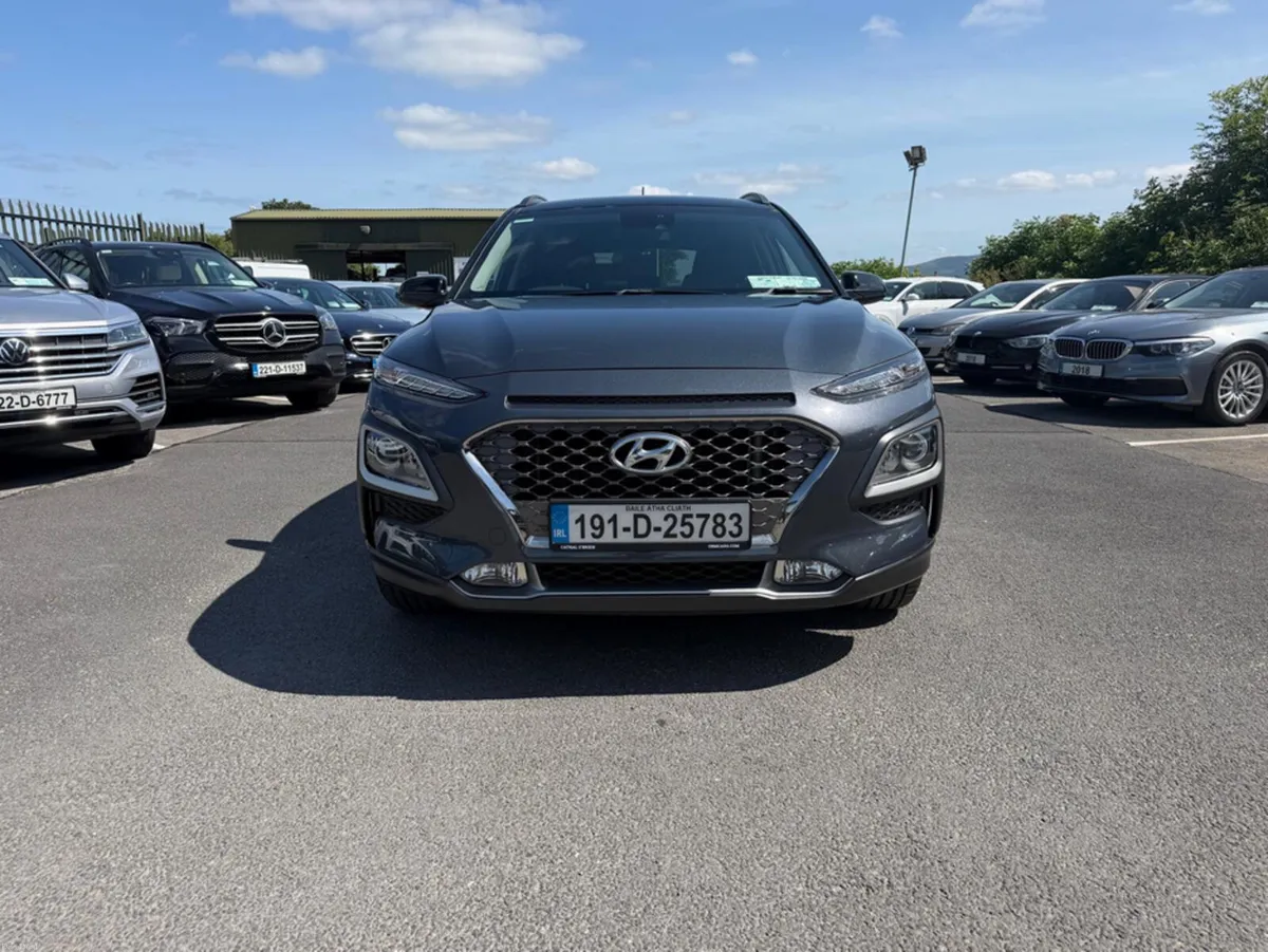 Hyundai KONA KAUAI 2WD EXECUTIVE TWO TONE 5DR - Image 2
