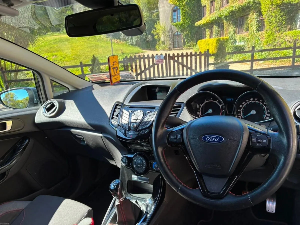 2015 Ford Fiesta Zetec S Black Edition EcoBoost - Image 2