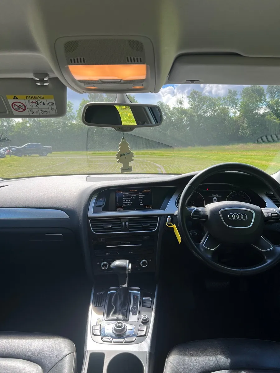 Audi A4 2015 - Image 2