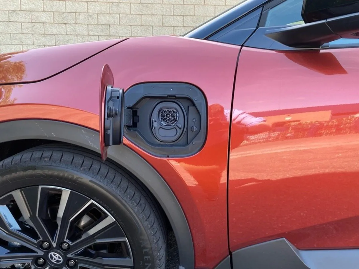 Toyota C-HR C-HR+ Premier - Image 6