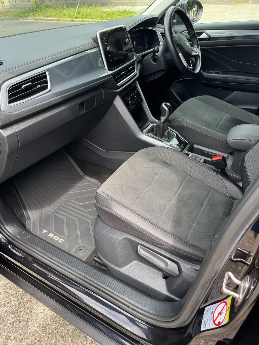 Volkswagen T-Roc 2023 Diesel Style FSH New T Belt - Image 2