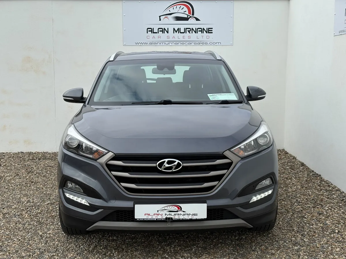 HYUNDAI TUCSON SE NAV 2017 *1 OWNER* - Image 5