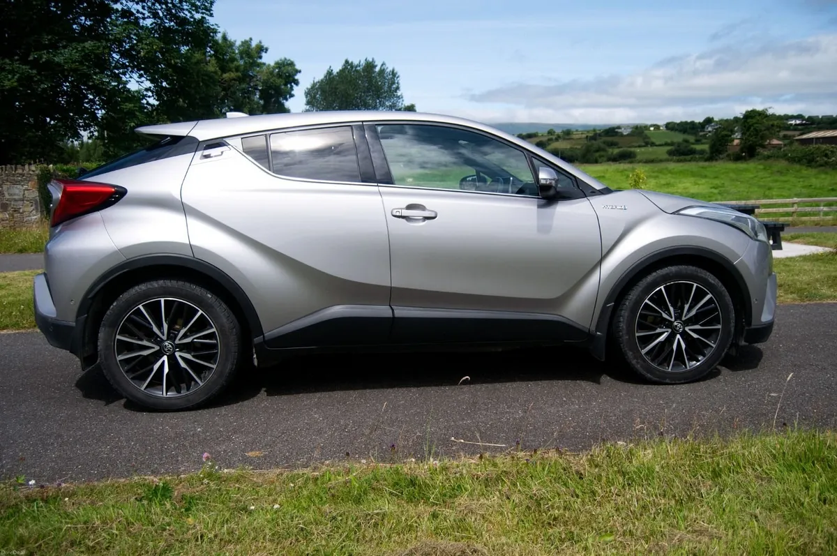 Toyota C-HR   2018 in Showroom Condition High Spec - Image 4