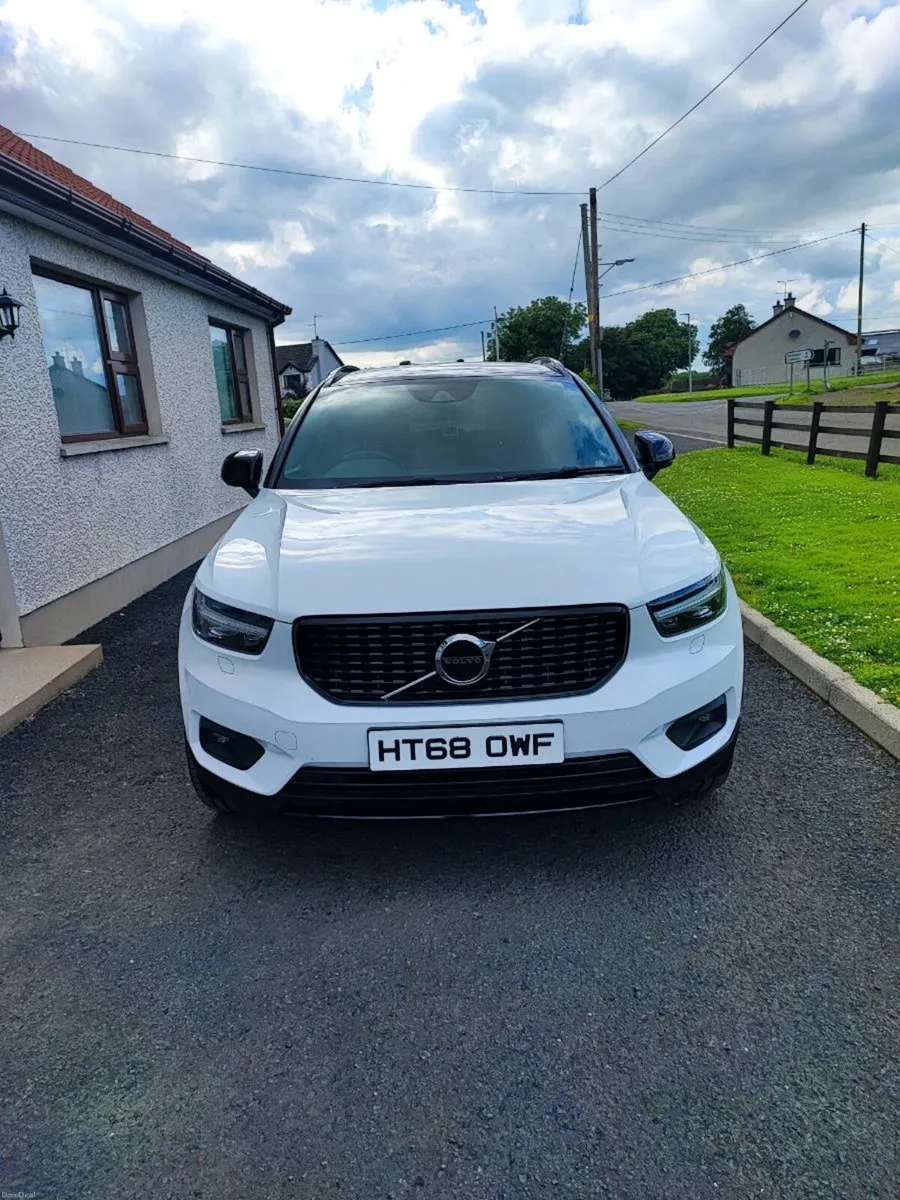2019 Volvo XC40 2.0 D4 [190] R DESIGN Pro 5dr AWD - Image 4