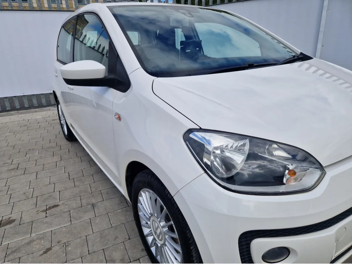 Volkswagen up! 1.0 PETROL AUTO - Image 2