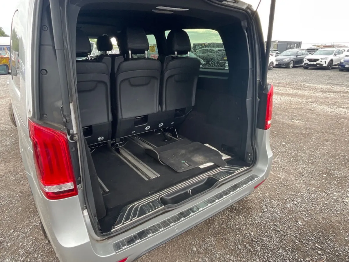 Mercedes-Benz EQV 300 SPORT PREMIUM + PLUS - Image 4