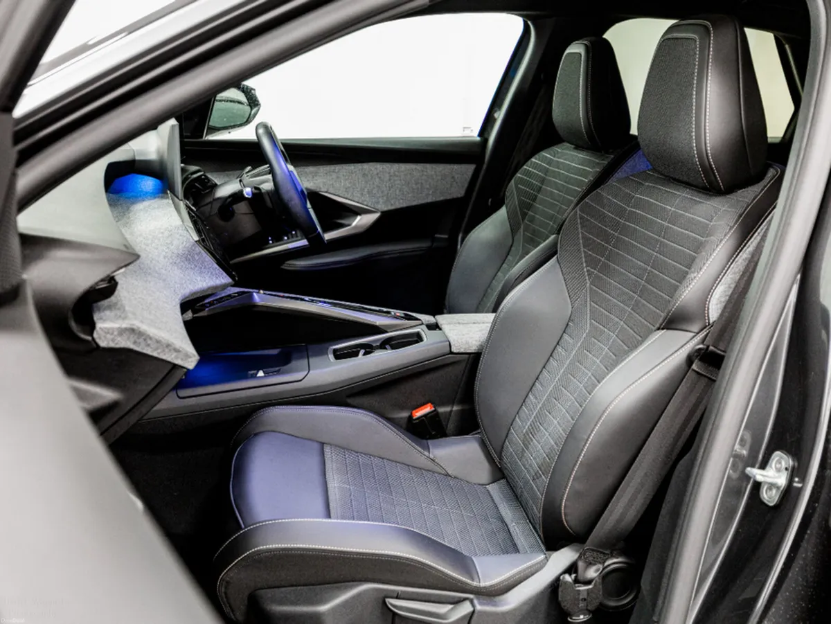 Peugeot 3008 E-Allure 73kWh 210HP - Image 6