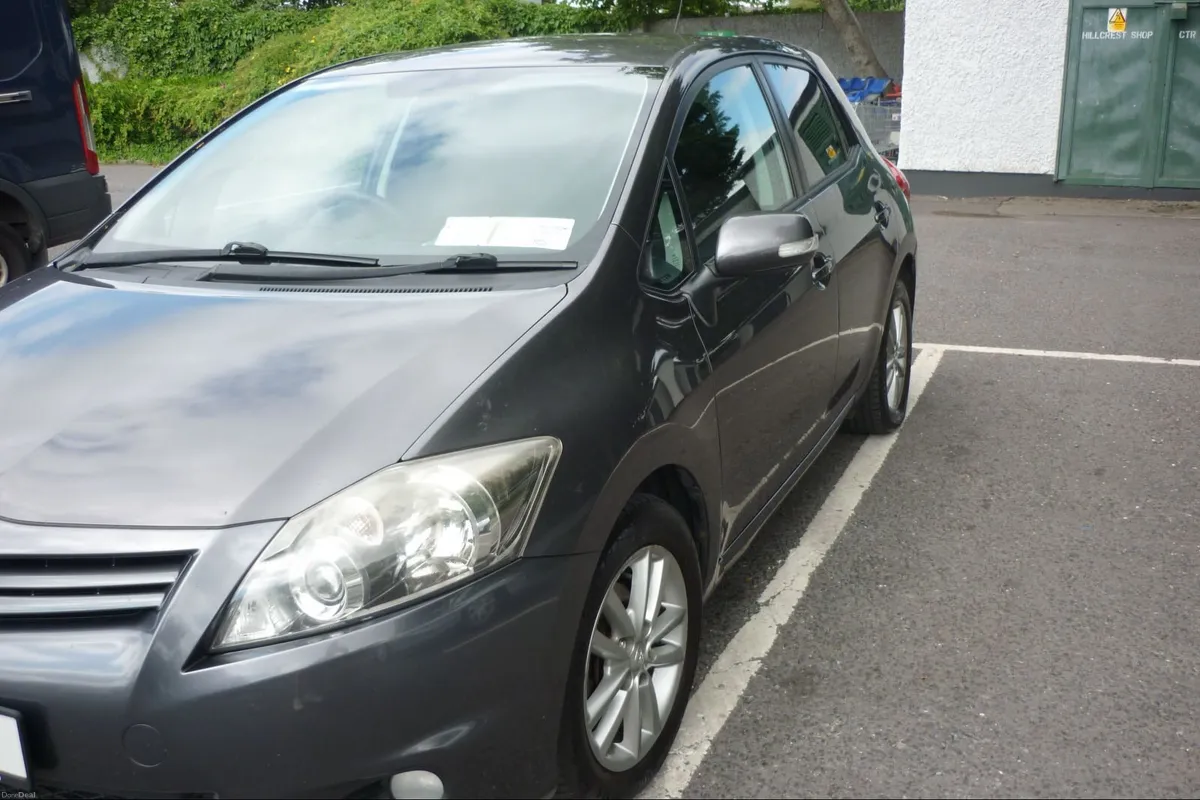 Toyota Auris 2011 - Image 4