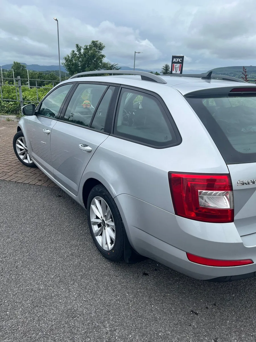 Skoda Octavia estate - Image 4
