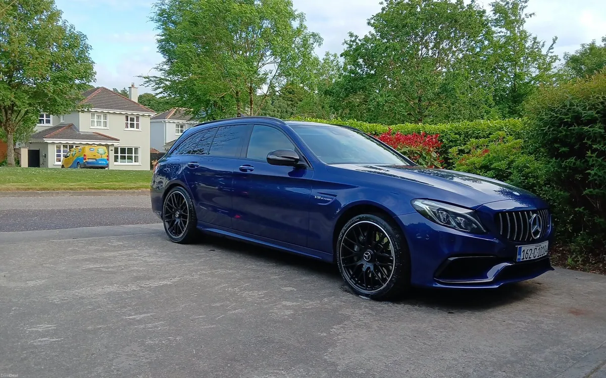 Mercedes-Benz C63 AMG Estate - Image 2