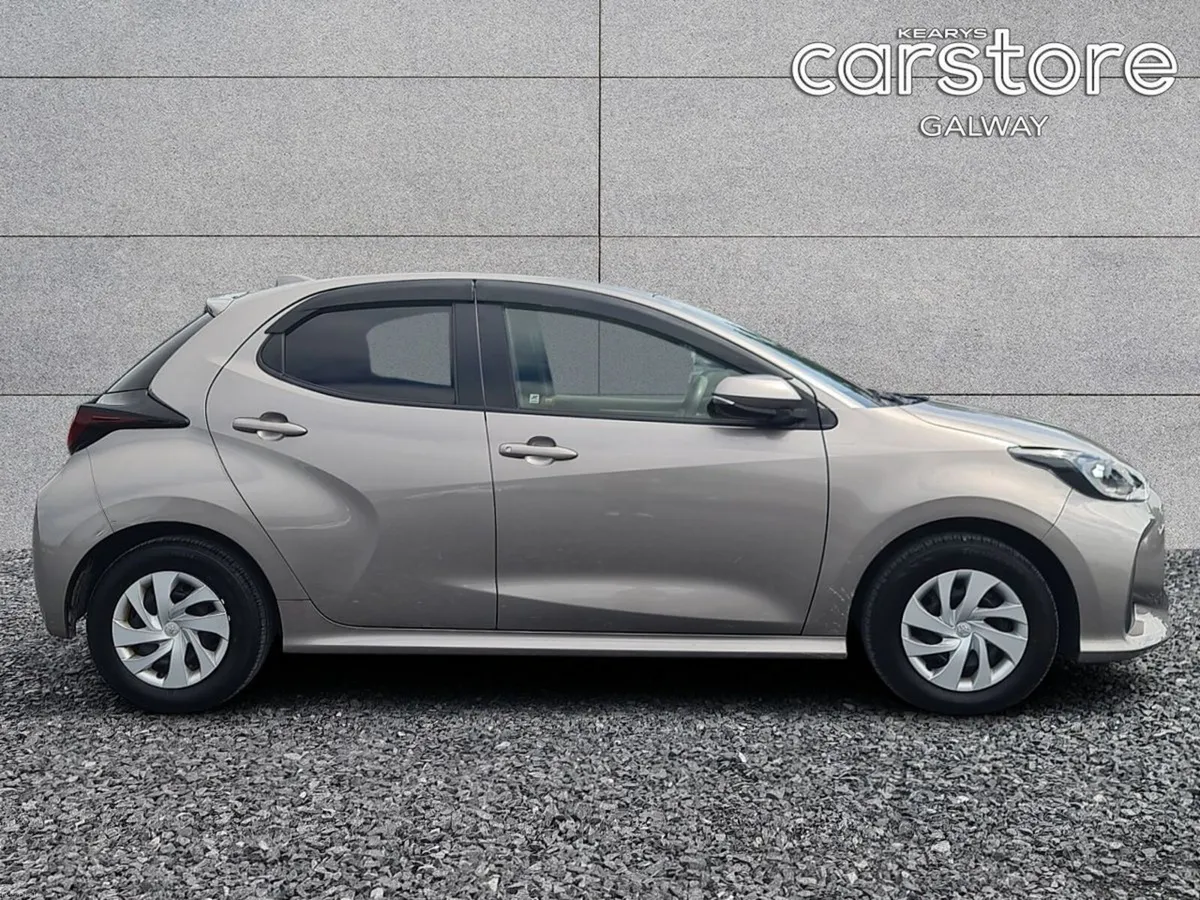Toyota Yaris Hybrid X - Image 2