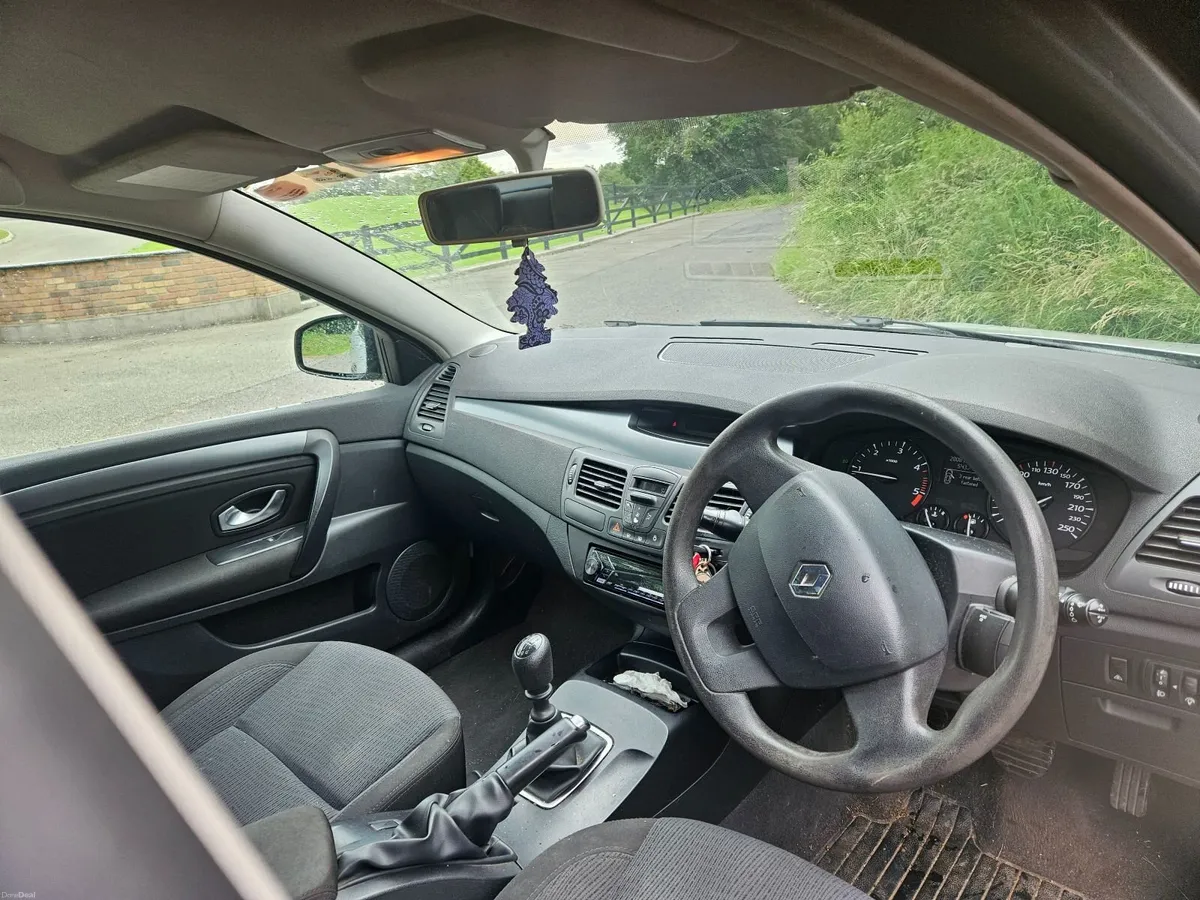 Renault Laguna 2009 - Image 2