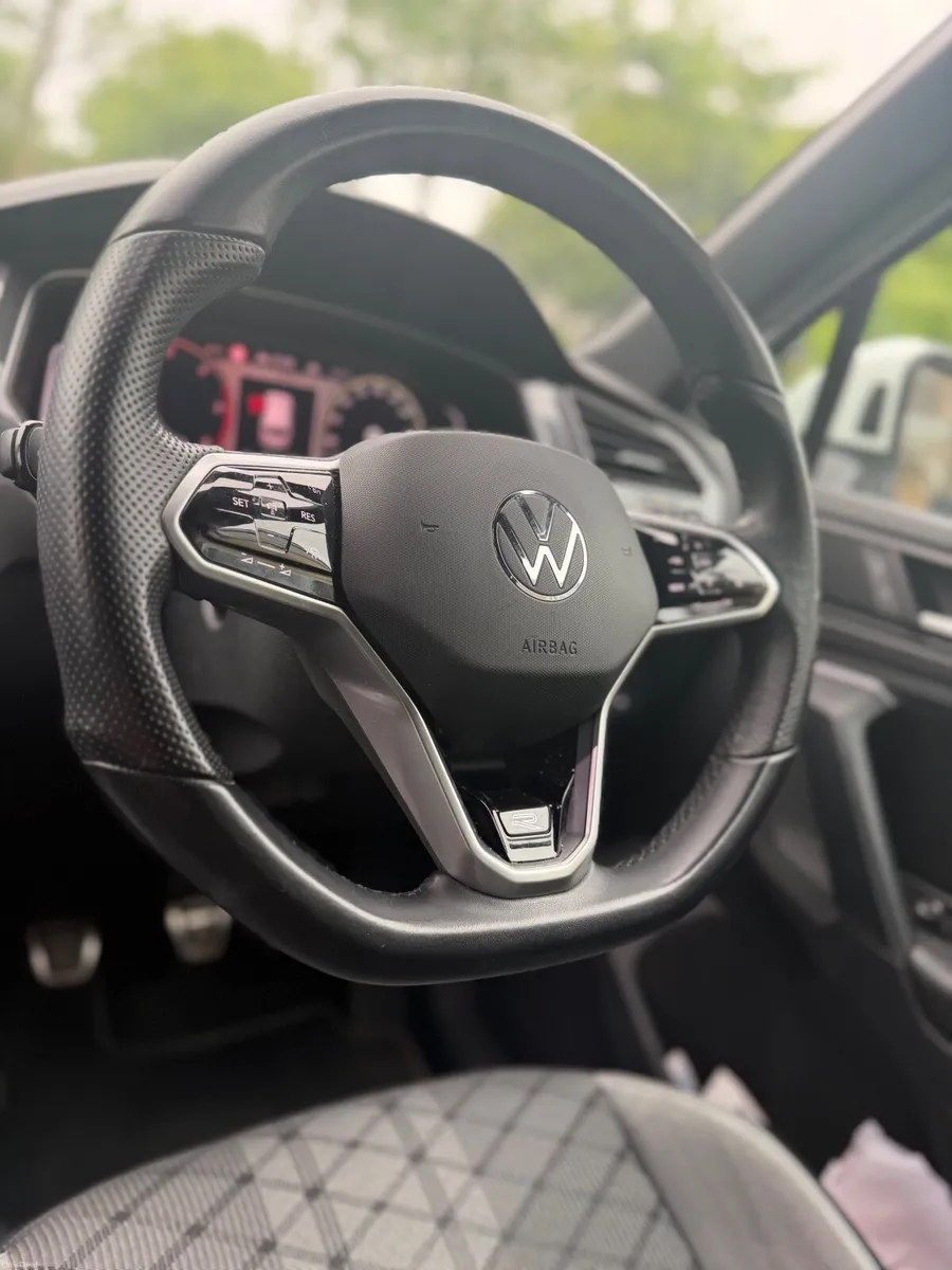 Volkswagen Tiguan 2022 - Image 3