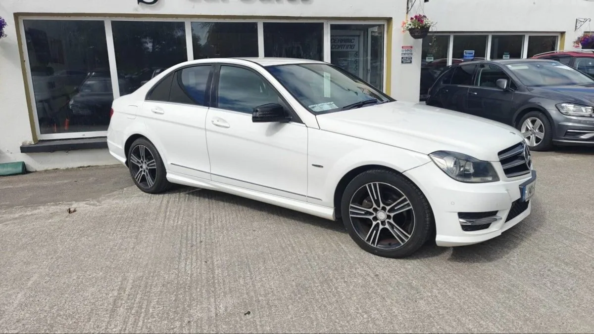 Mercedes-Benz C-Class C200CDI AVANTGARDE SPORT AUT - Image 4