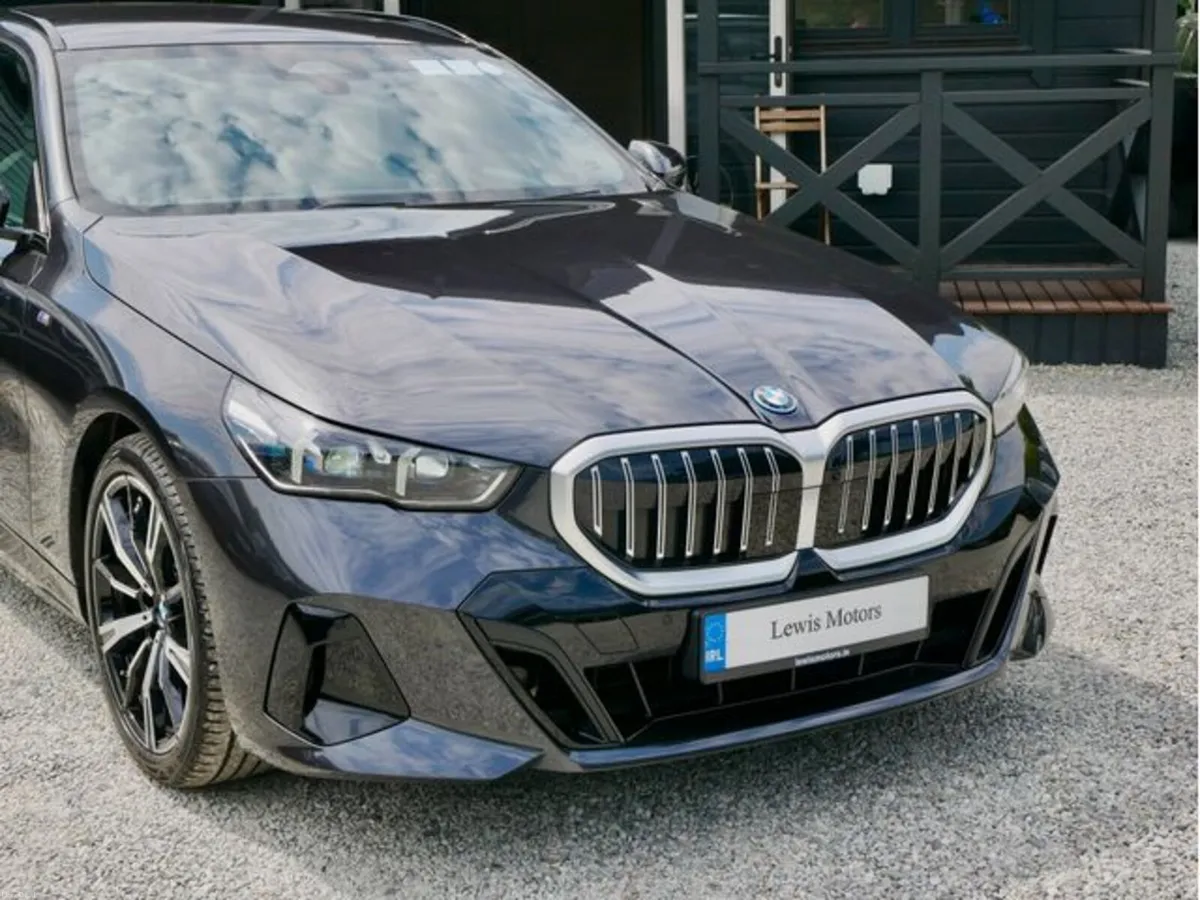BMW 5-Series 530E M SPORT TOURING **DEPOSIT TAKEN* - Image 3