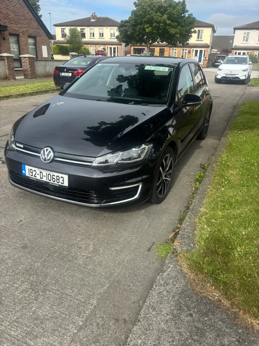 Volkswagen e golf - Image 1