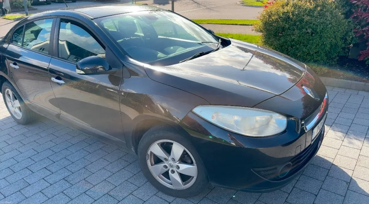 Renault Fluence 2011 N.C.T and TAXED - Image 2