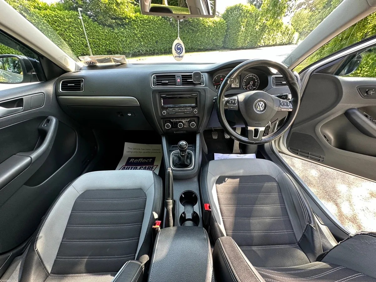 Volkswagen Jetta 2.0 TDI - Image 6