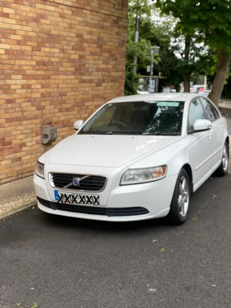 Volvo S40 2009 - Image 1