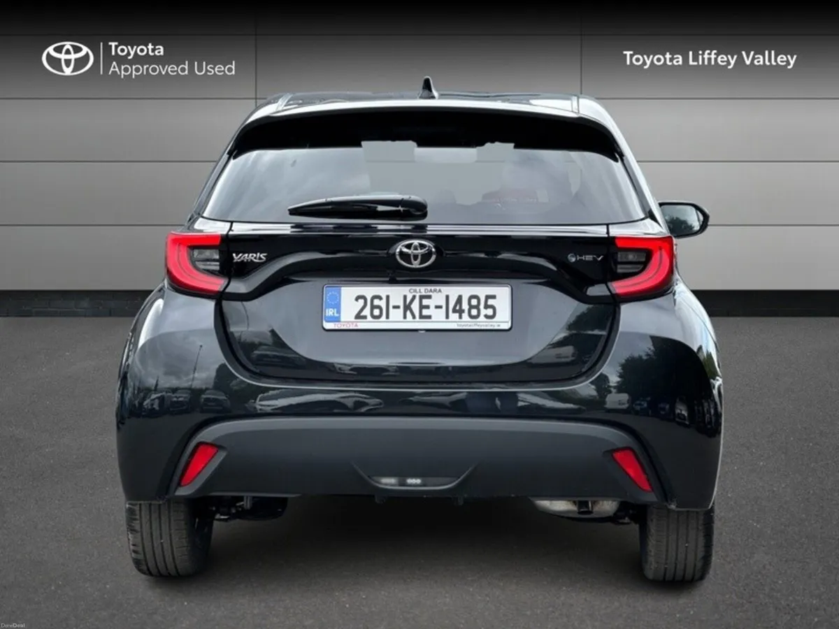 Toyota Yaris YARIS HYBRID LUNASPORT - Image 4