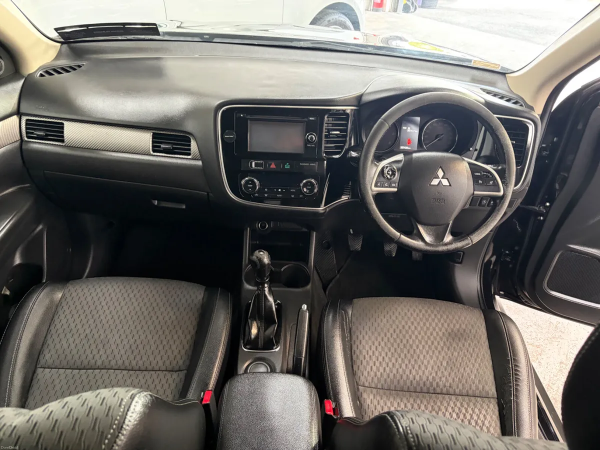 Mitsubishi Outlander 2015.   2.2D. INTENSE - Image 4