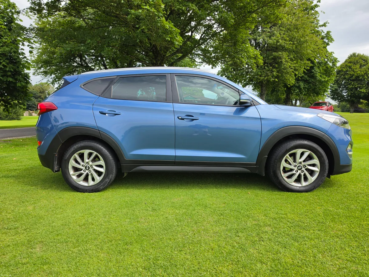 Hyundai Tucson 4 wheel drive ( NCT and TAX ) - Image 4