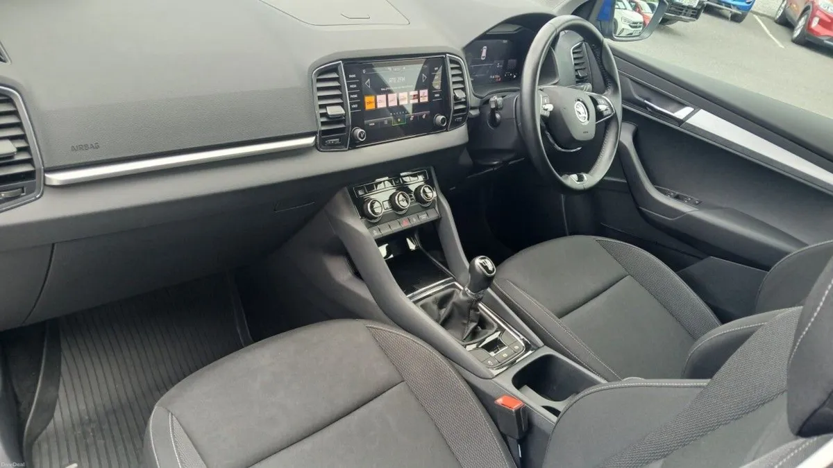 Skoda Karoq Ambition 2.0TDI 115HP **PARKING SENSOR - Image 5
