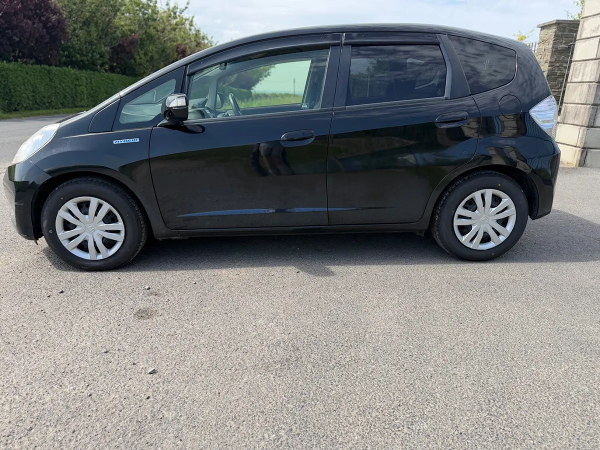 131 Honda Fit 1.3 Hybrid Fresh Import Low Mileage - Image 4