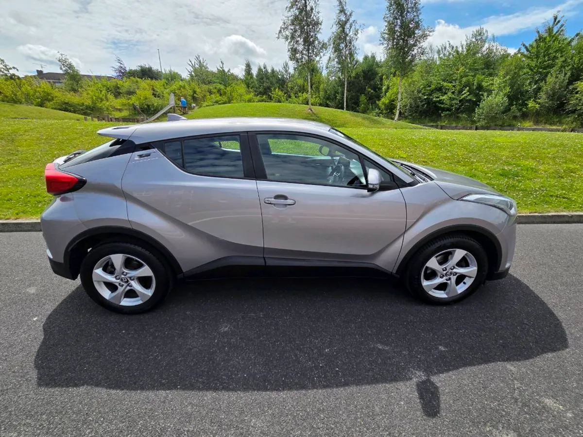 Toyota C-hr 1.2T Luna 4DR, 2017 - Image 1