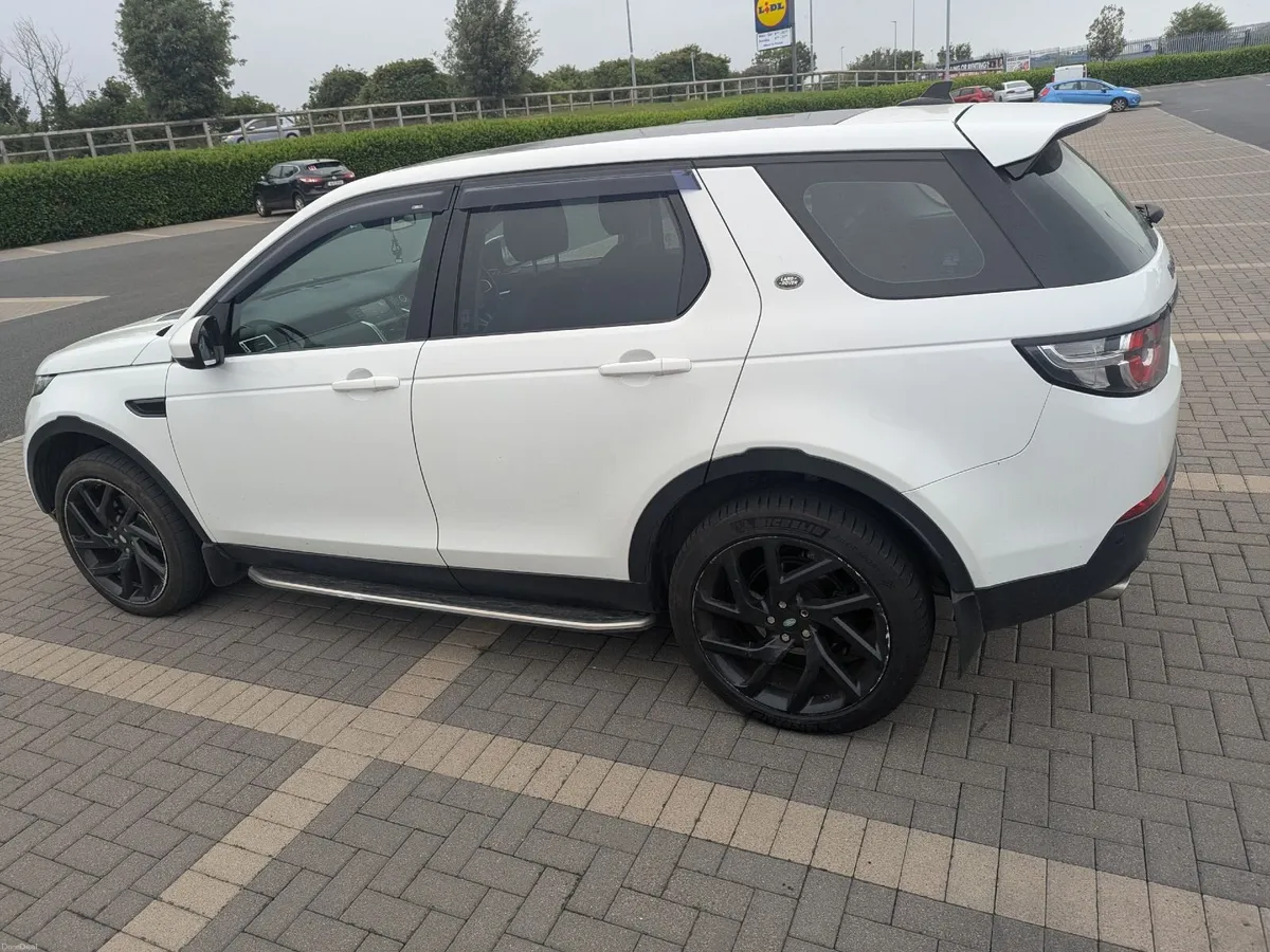 Land Rover Discovery Sport 2016 - Image 6