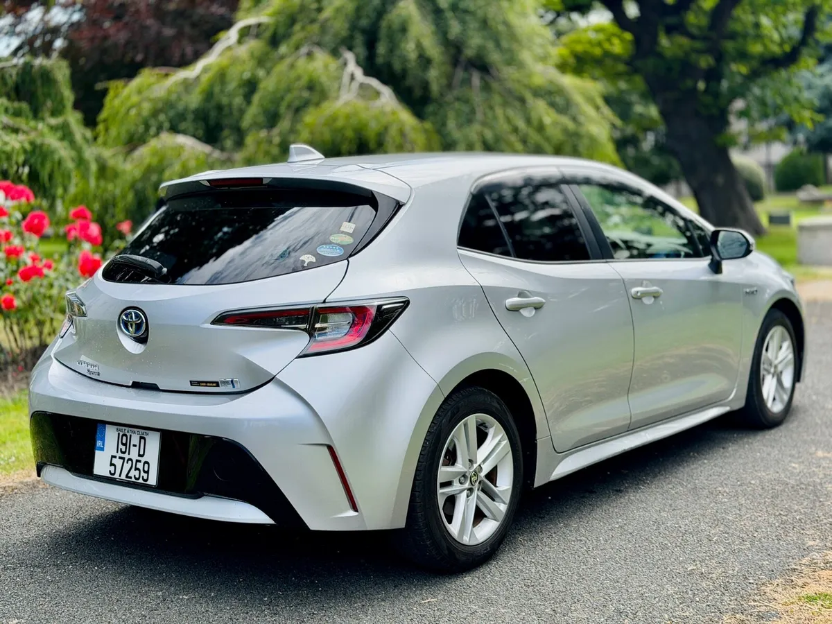 2019 TOYOTA COROLLA • HYBRID • NEW NCT • - Image 3