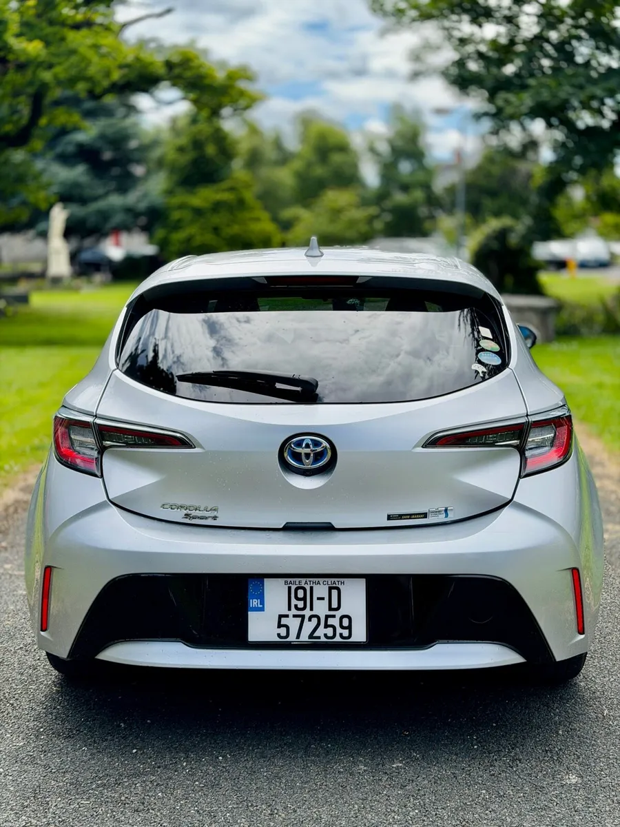 2019 TOYOTA COROLLA • HYBRID • NEW NCT • - Image 4