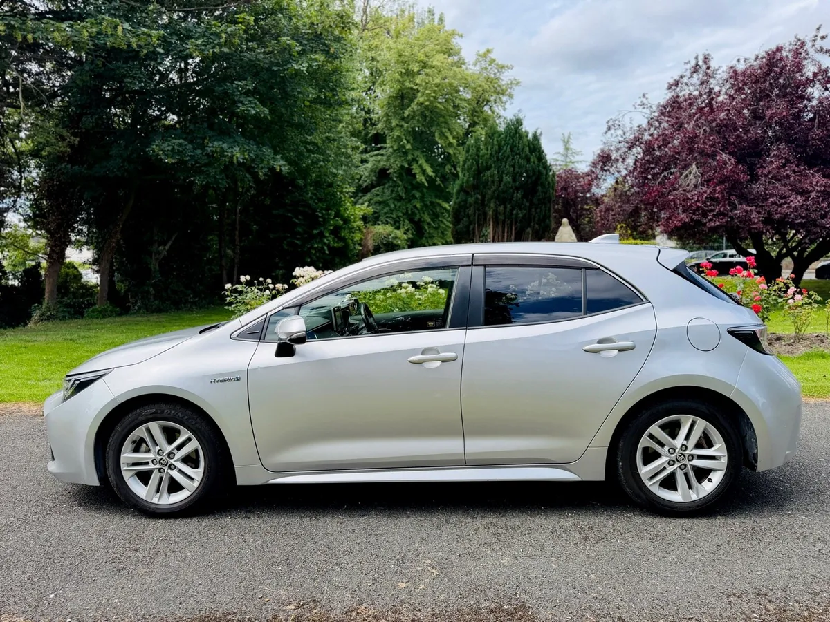 2019 TOYOTA COROLLA • HYBRID • NEW NCT • - Image 6