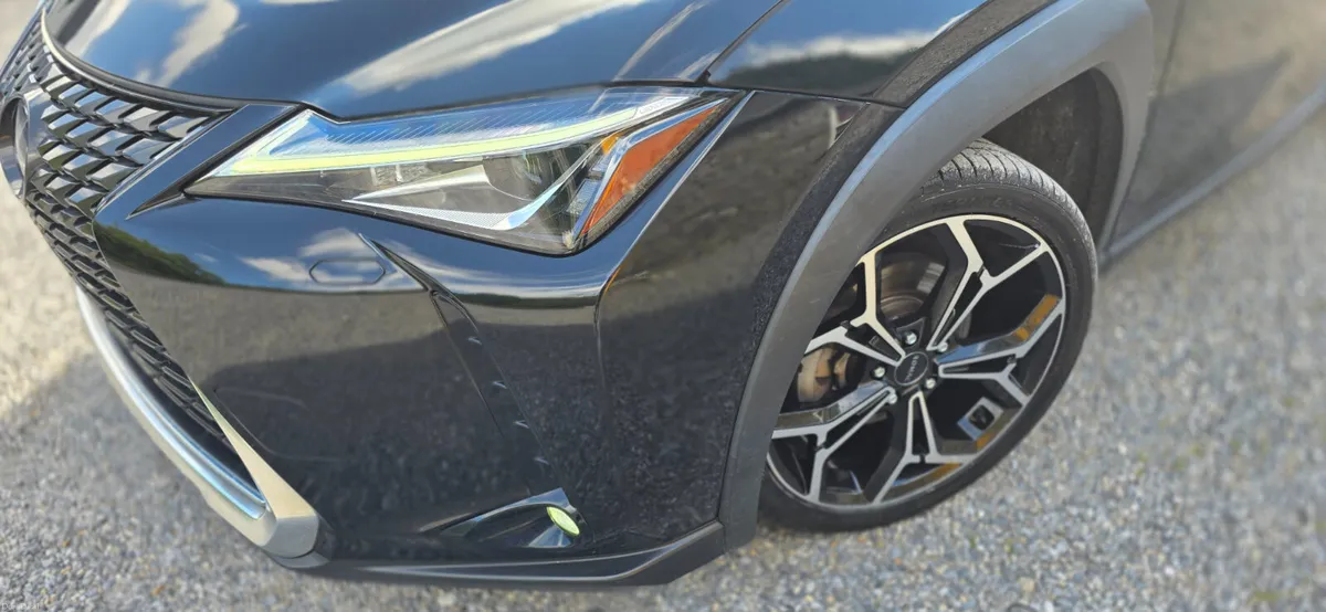 Lexus UX 250H .ONE YEAR TAX - Image 4
