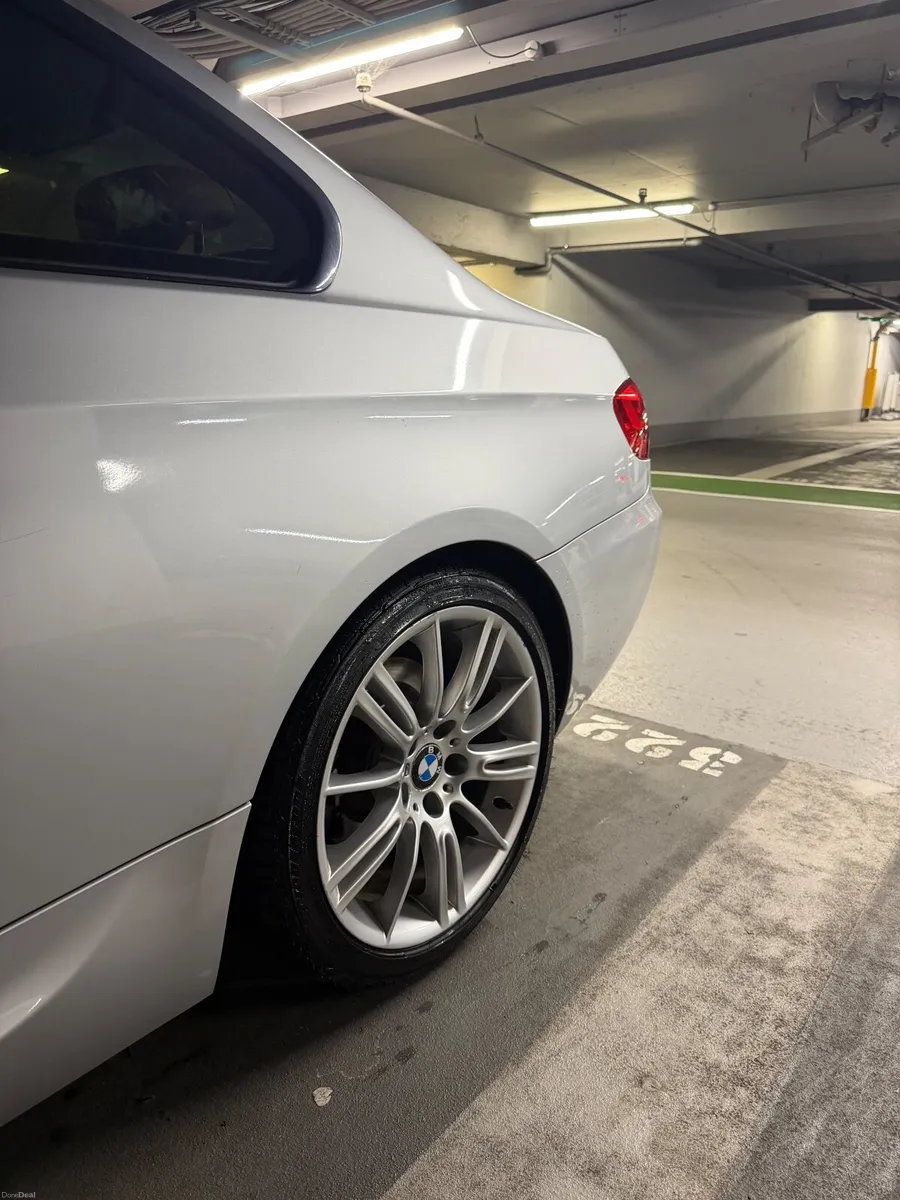 BMW 3-Series 2012 - Image 4