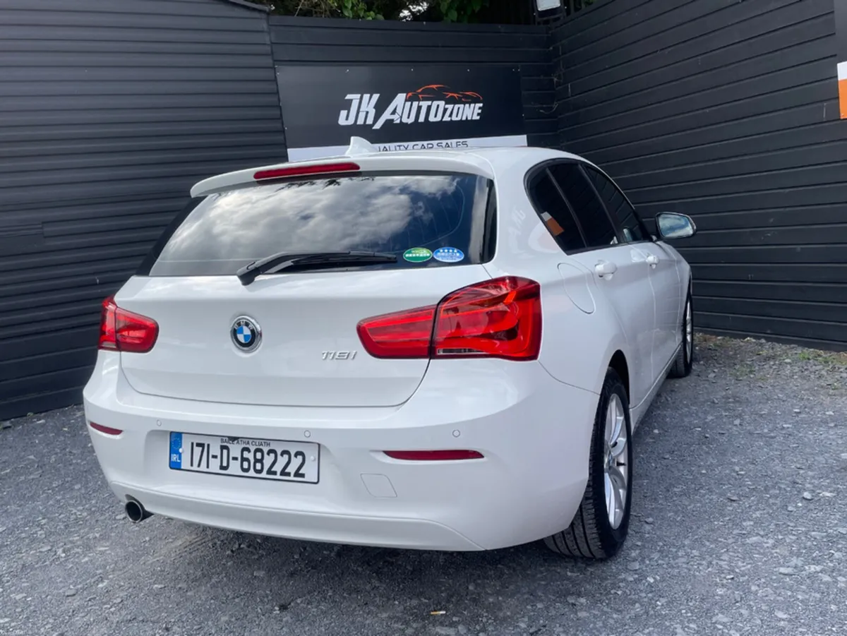 BMW 1-Series 1.5 118I AUTO 5DR - Image 6