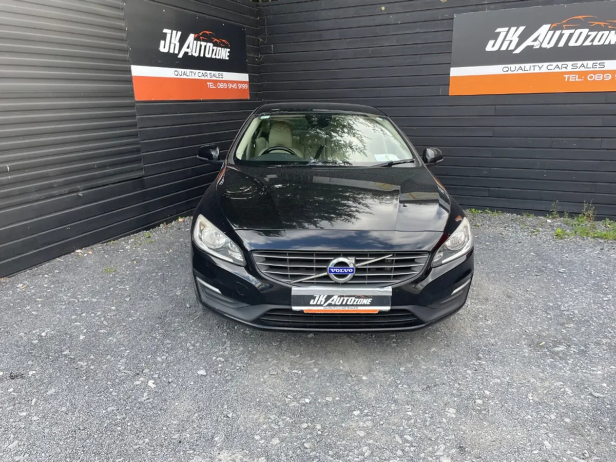 Volvo S60 D3 SE 4DR - Image 2