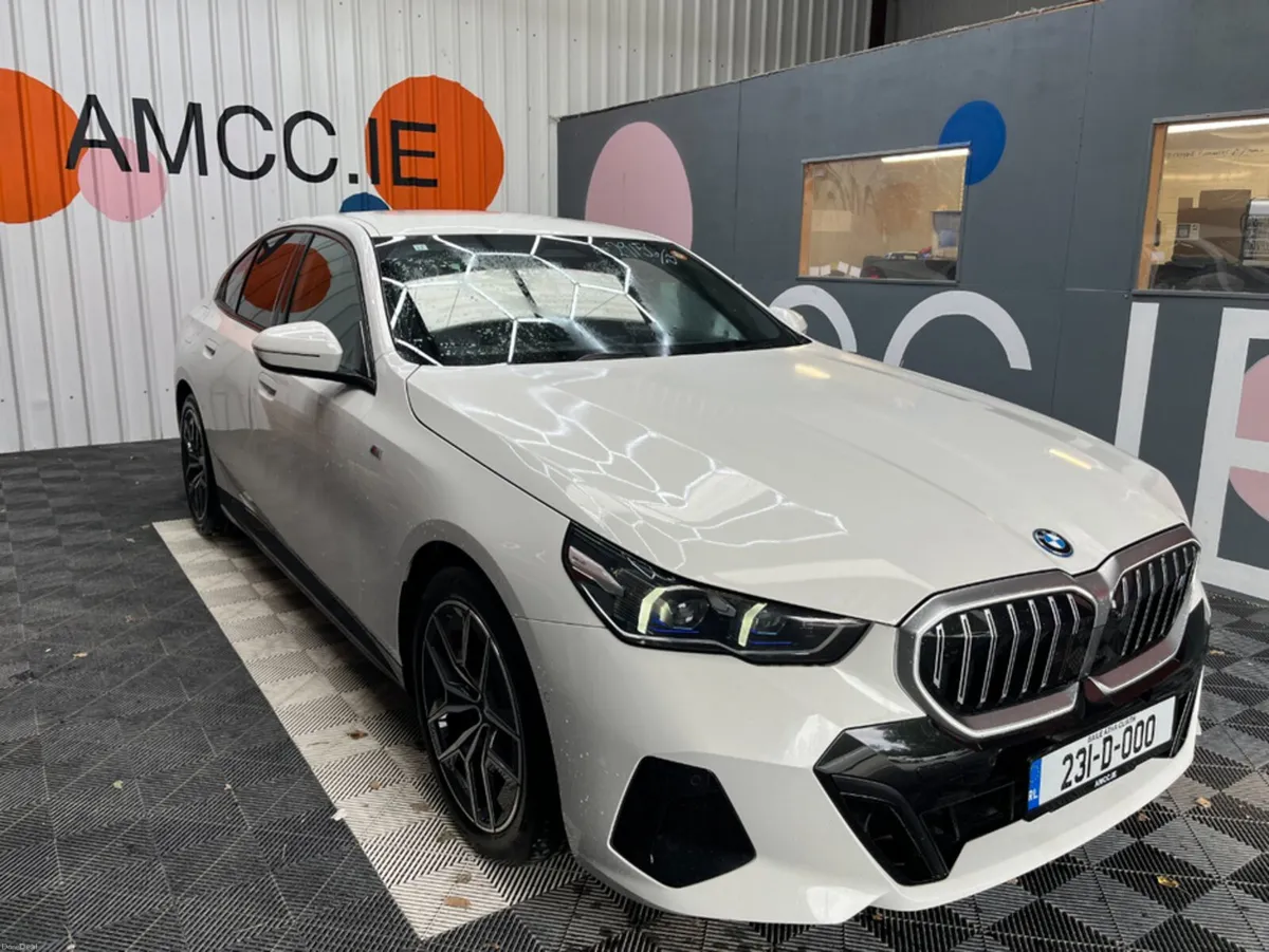 BMW i5 2023 BMW I5 EDRIVE40 M-SPORT AUTOMATIC / CR - Image 1