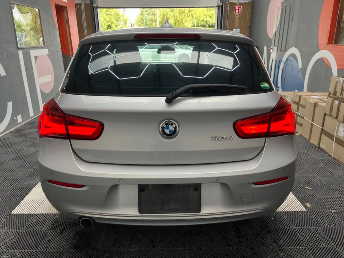 BMW 1-Series 2017 BMW 118D STYLE 2.0 AUTOMATIC / C - Image 3