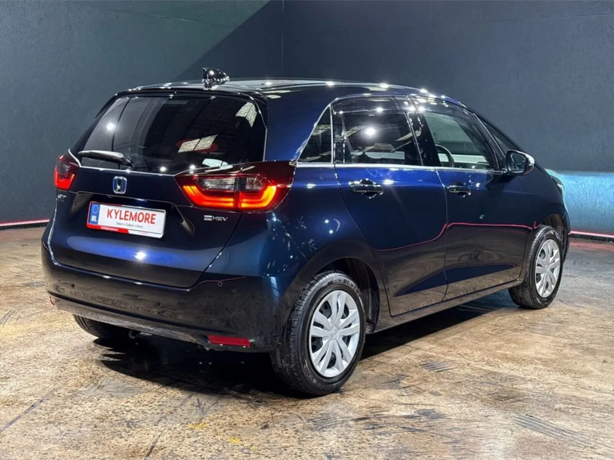 Honda Fit 1.5 AUTOMATIC - VERY LOW MILEAGE - NEW M - Image 4