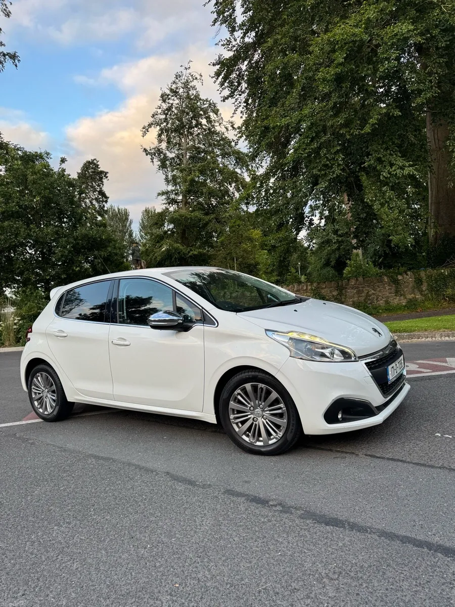 Low mileage Top spec - Image 1