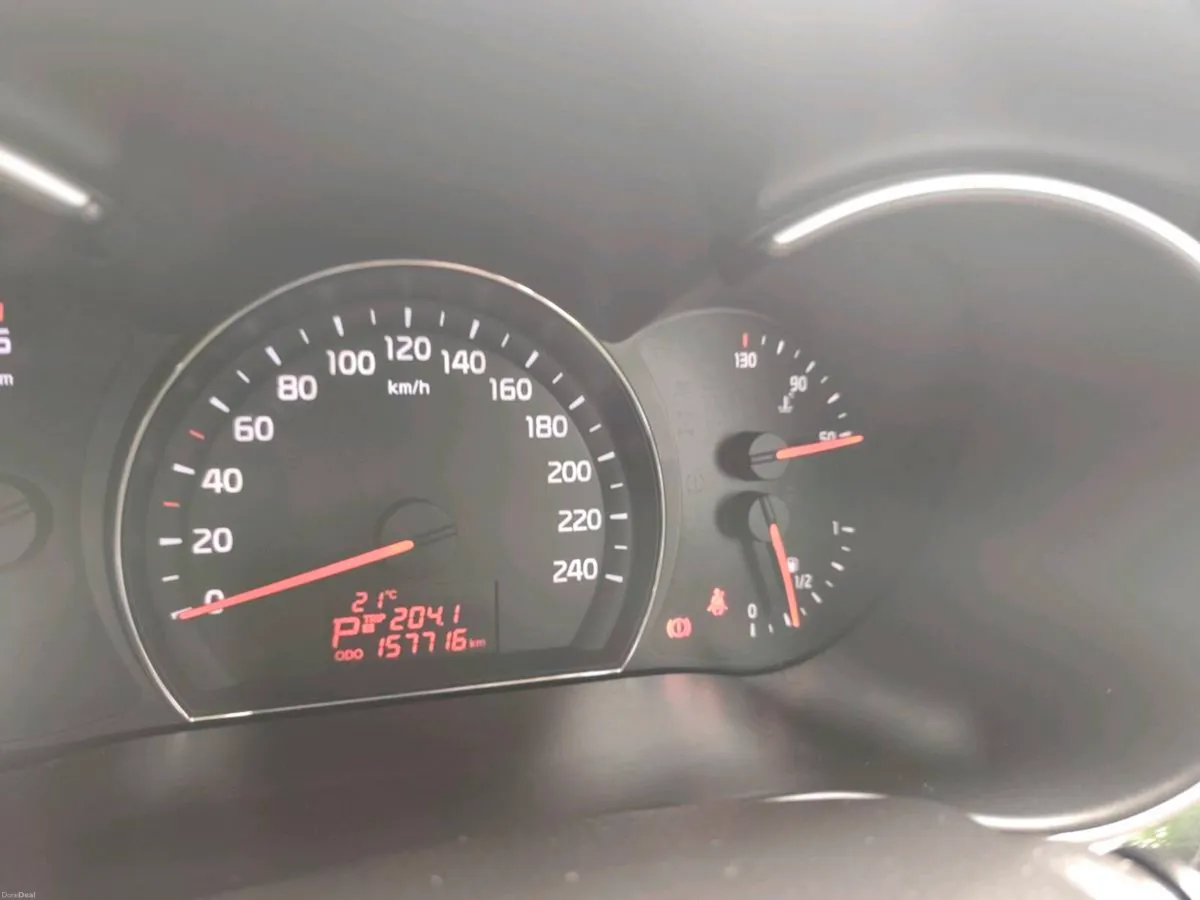 Automatic 7 Seat Platinum 142 Kia Sorento 2.2 4WD - Image 6