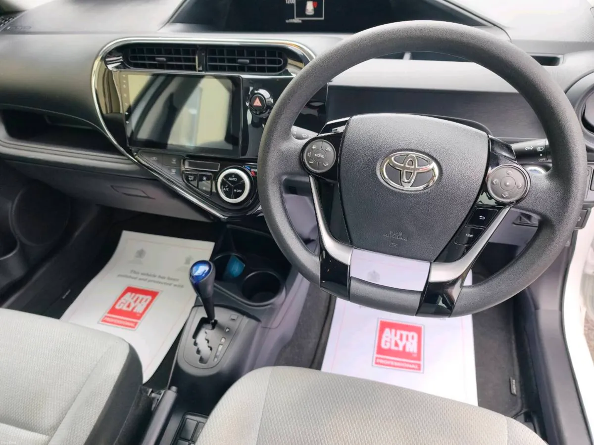 2020 202 Toyota Aqua Hybrid automatic - Image 4