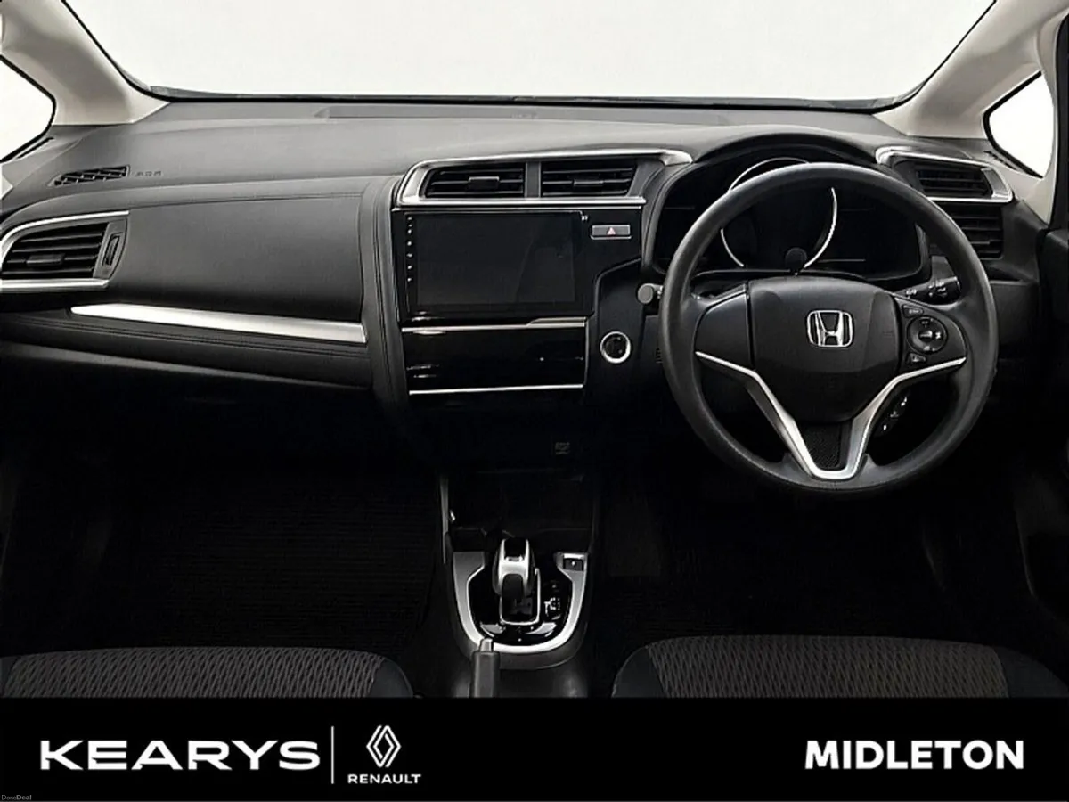 Honda Fit DAA-GP5 - Image 4